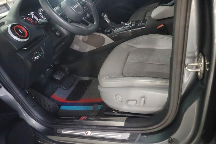 Used Audi A3 2020 Limousine 35 TFSI Fashion Edition China VI Emission Standard Left Front Seat