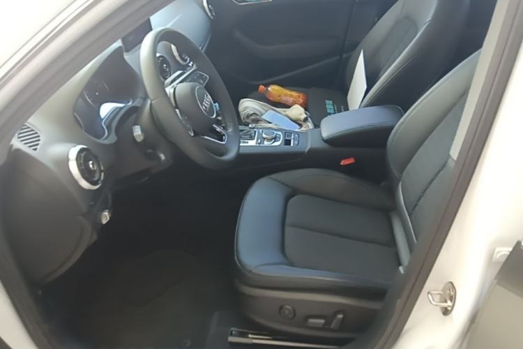 Used Audi A3 2020 Sportback 35 TFSI Fashion Edition China VI Emission Standard Left Front Seat