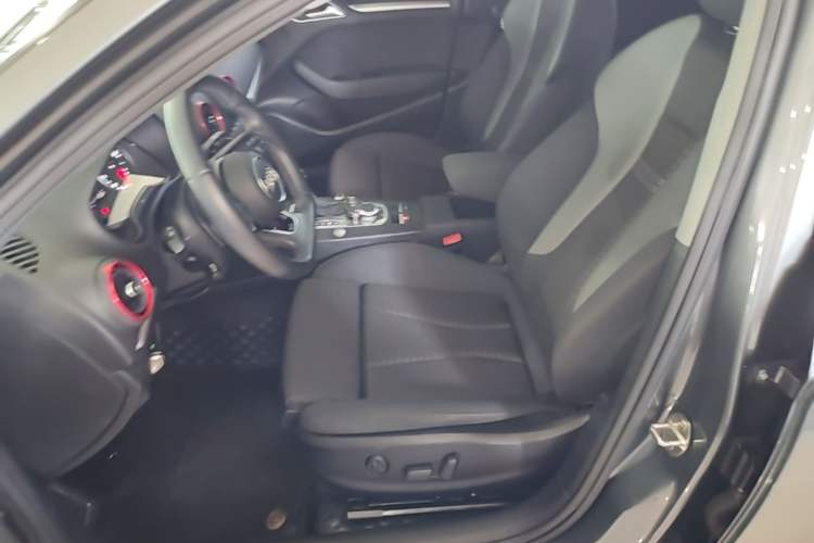 Used Audi A3 2020 Limousine 35 TFSI Sporty Version China VI Left Front Seat