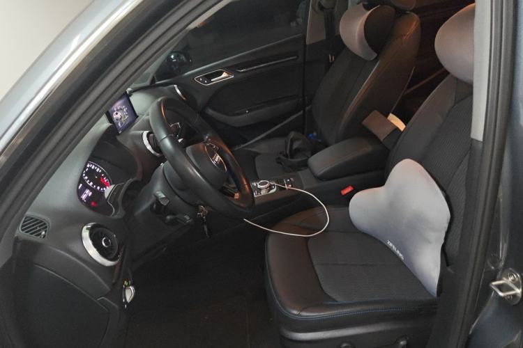 Used Audi A3 2020 Sportback 35 TFSI Fashion Edition China VI Emission Standard Left Front Seat