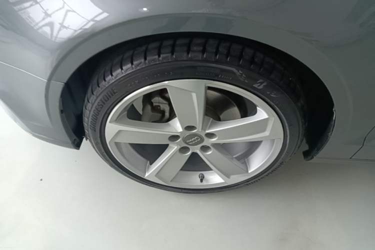 Used Audi A3 2020 Limousine 35 TFSI Style Edition China VI Emission Standard Left Front Wheel Hub