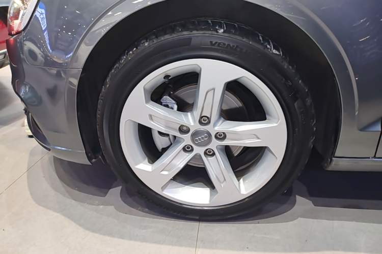 Used Audi A3 2020 Limousine 35 TFSI Ambition China VI Left Front Wheel Hub
