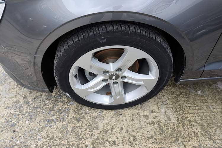 Used Audi A3 2020 Restyled Limousine 35 TFSI Ambition Version China VI Left Front Wheel Hub