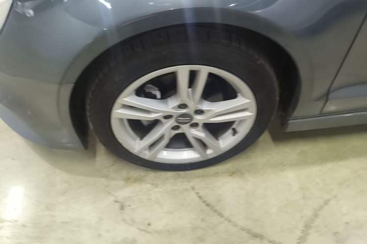 Used Audi A3 2020 Limousine 35 TFSI Fashion Edition China VI Emission Standard Left Front Wheel Hub