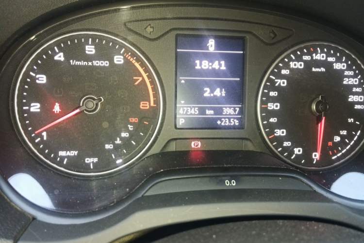Used Audi A3 2020 Sportback 35 TFSI Fashion Edition China VI Emission Standard Odometer Close Up