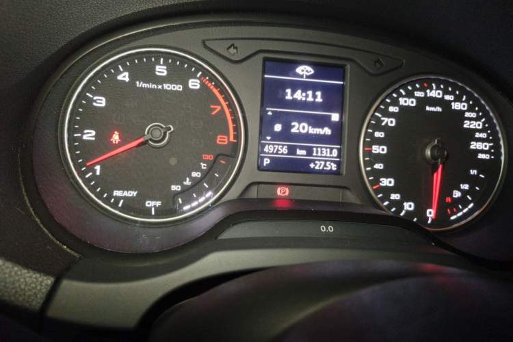 Used Audi A3 2020 Limousine 35 TFSI Fashion Edition China VI Emission Standard Odometer Close Up