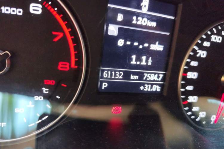 Used Audi A3 2020 Sportback 35 TFSI Ambition China VI Odometer Close Up