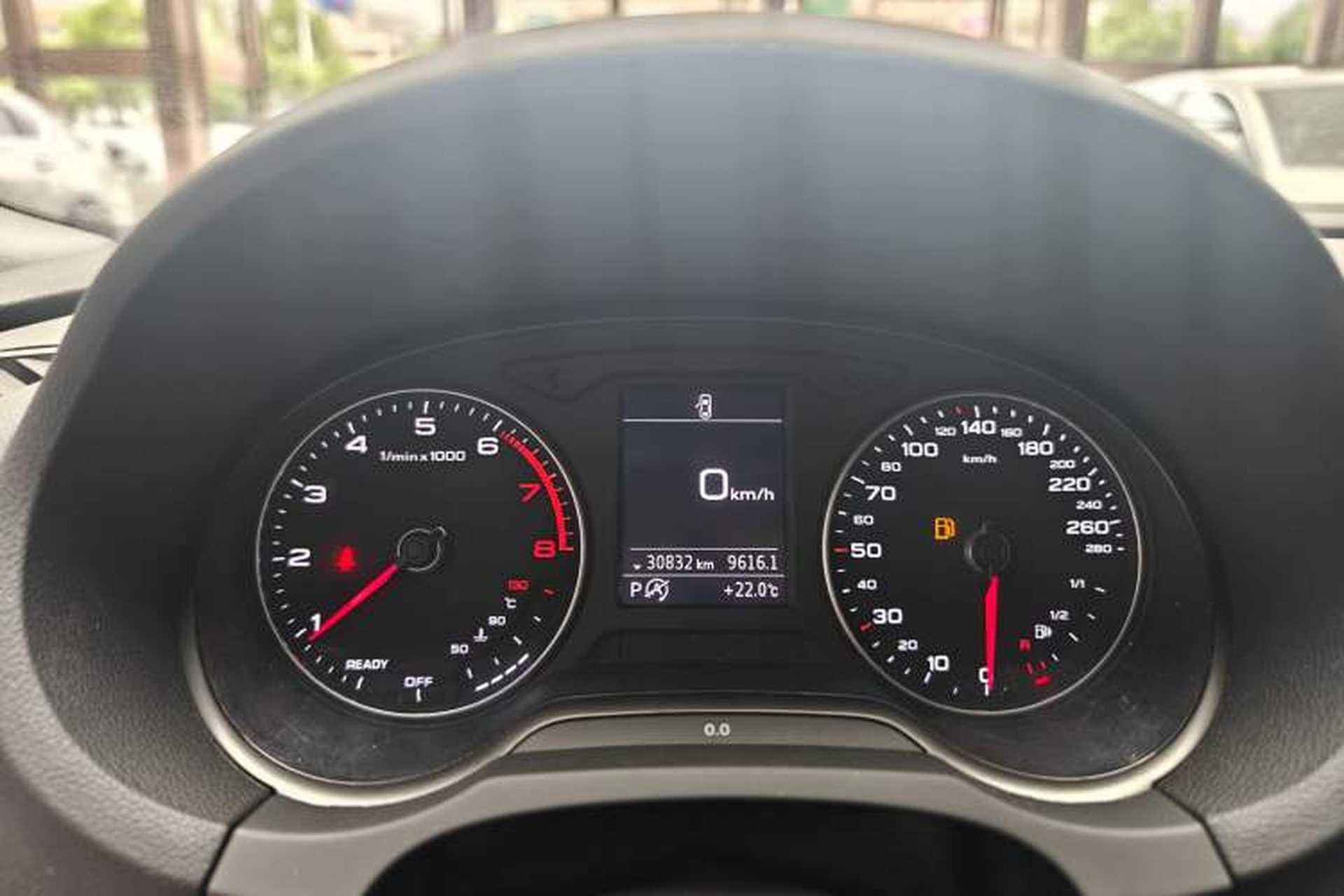 Used Audi A3 2020 Limousine 35 TFSI Fashion Edition China VI Emission Standard Odometer Close Up
