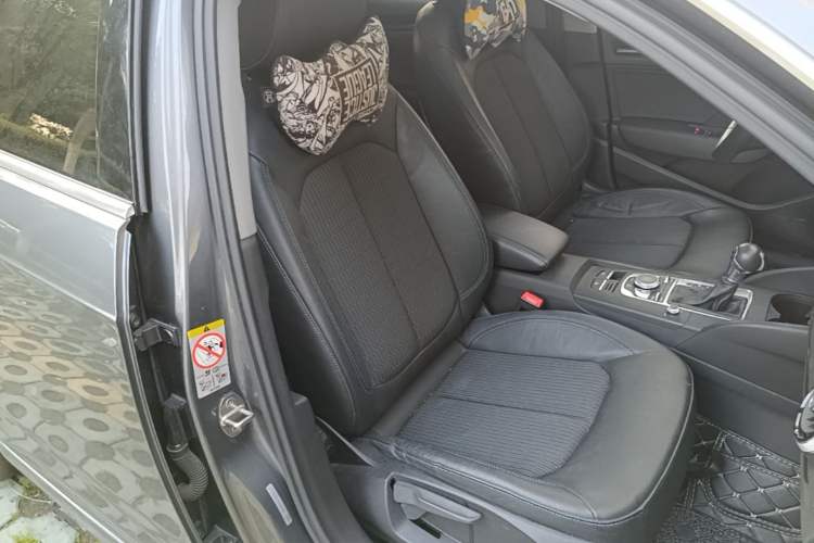 Used Audi A3 2020 Sportback 35 TFSI Fashion Edition China VI Emission Standard Right Front Seat