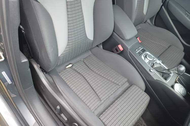 Used Audi A3 2020 Limousine 35 TFSI Sporty Version China VI Right Front Seat