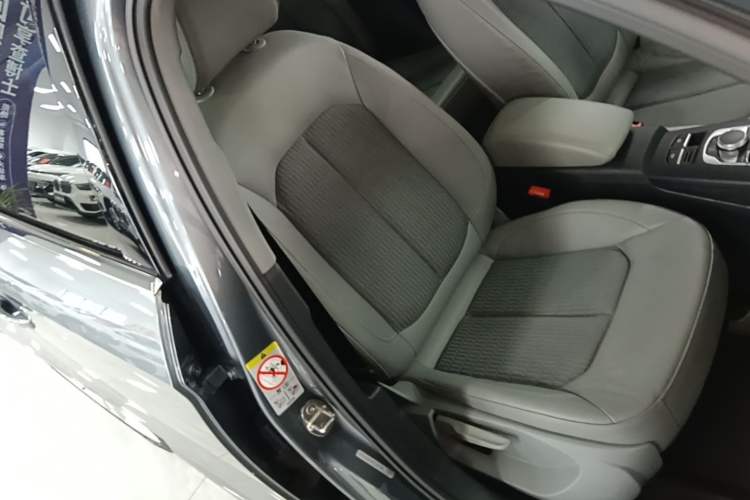 Used Audi A3 2020 Limousine 35 TFSI Fashion Edition China VI Emission Standard Right Front Seat