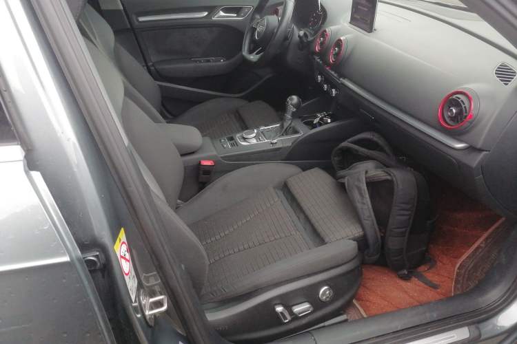 Used Audi A3 2020 Sportback 35 TFSI Sporty Model China VI Right Front Seat