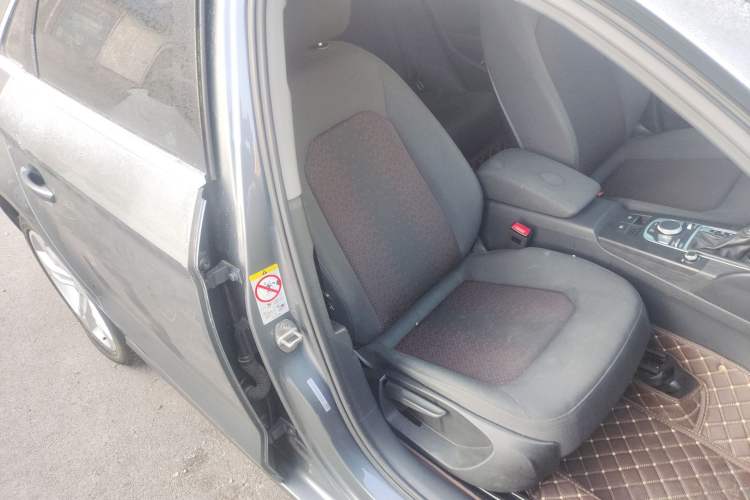 Used Audi A3 2020 Restyled Limousine 35 TFSI Ambition Version China VI Right Front Seat