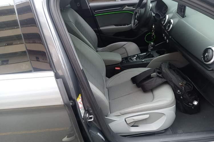 Used Audi A3 2020 Limousine 35 TFSI Fashion Edition China VI Emission Standard Right Front Seat