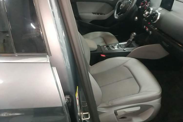 Used Audi A3 2020 Limousine 35 TFSI Fashion Edition China VI Emission Standard Right Front Seat