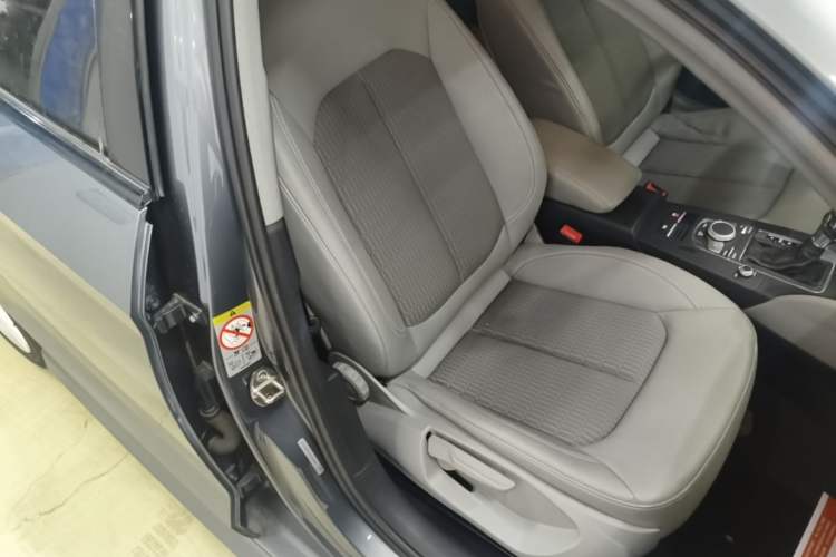 Used Audi A3 2020 Limousine 35 TFSI Fashion Edition China VI Emission Standard Right Front Seat