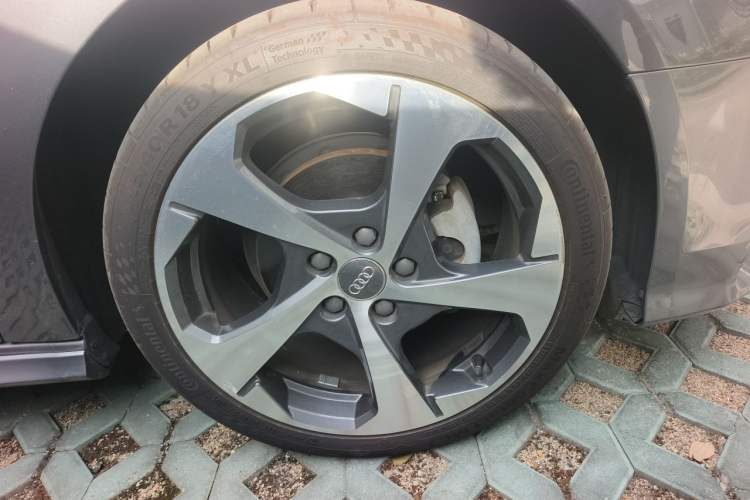 Used Audi A3 2020 Sportback 35 TFSI Sporty Model China VI Right Front Wheel Hub