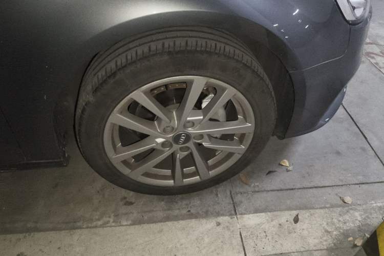 Used Audi A3 2020 Restyled Sportback 35 TFSI Entry-Level China VI Emission Standard Right Front Wheel Hub