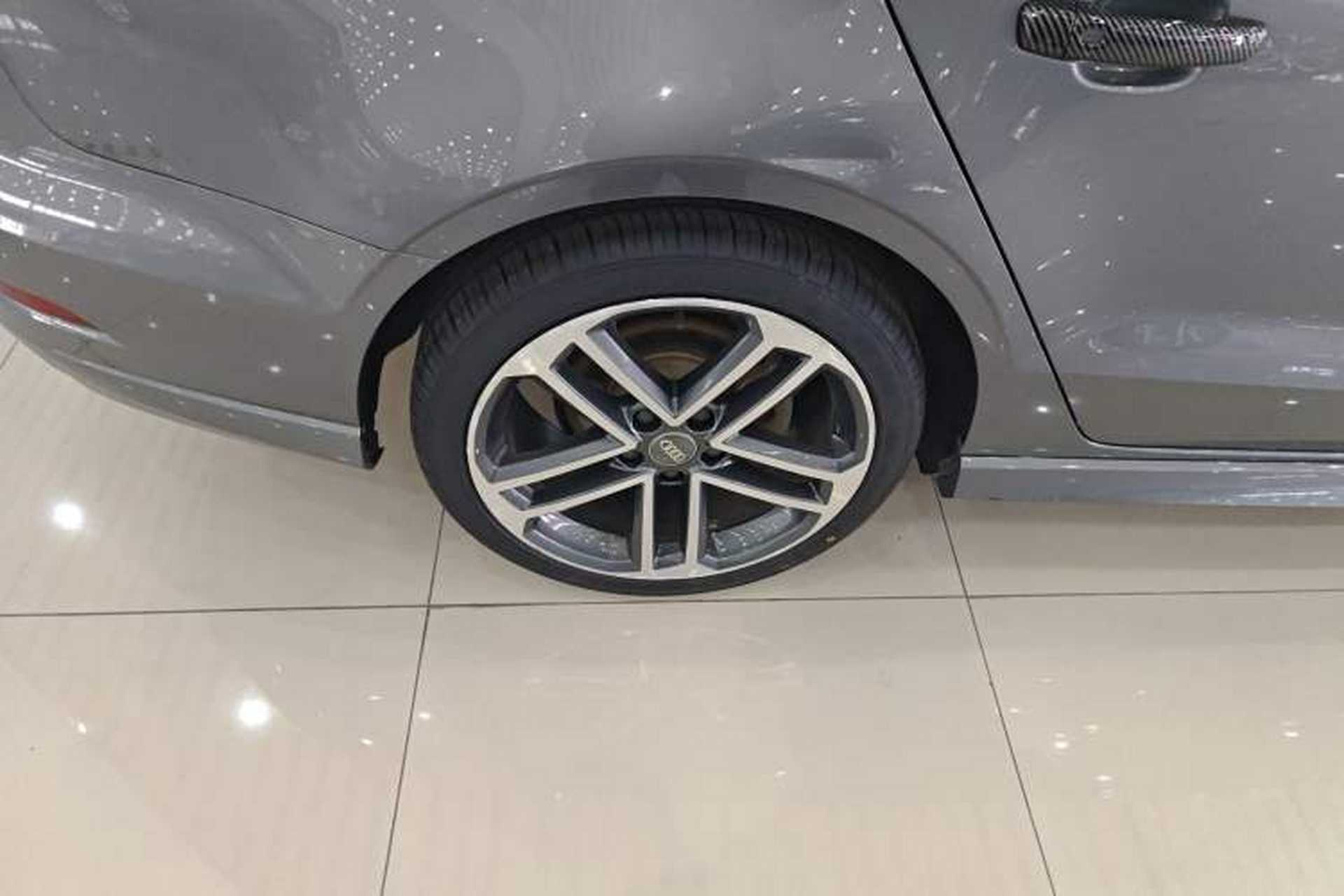 Used Audi A3 2020 Limousine 35 TFSI Sporty Version China VI Right Rear Wheel Hub