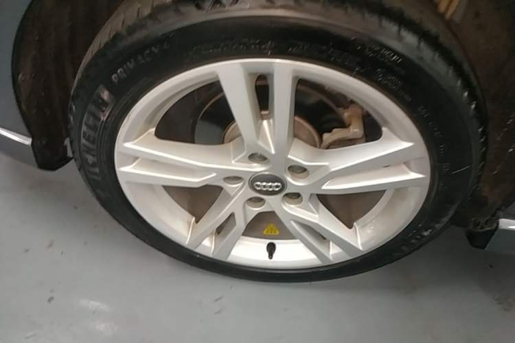 Used Audi A3 2020 Limousine 35 TFSI Fashion Edition China VI Emission Standard Right Rear Wheel Hub