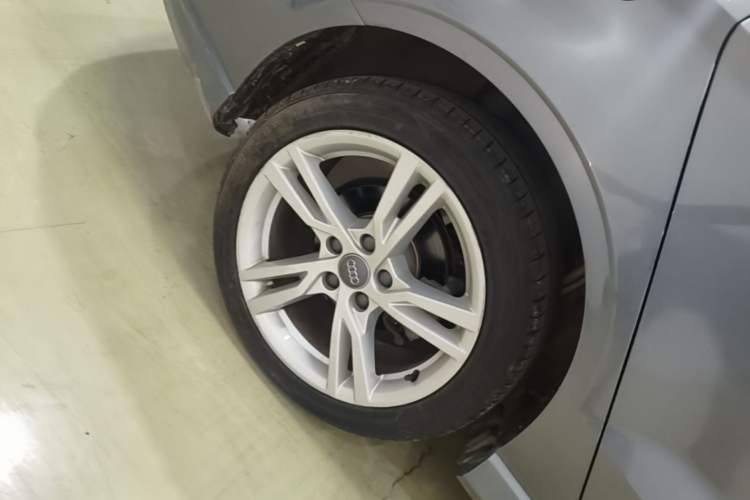 Used Audi A3 2020 Limousine 35 TFSI Fashion Edition China VI Emission Standard Right Rear Wheel Hub
