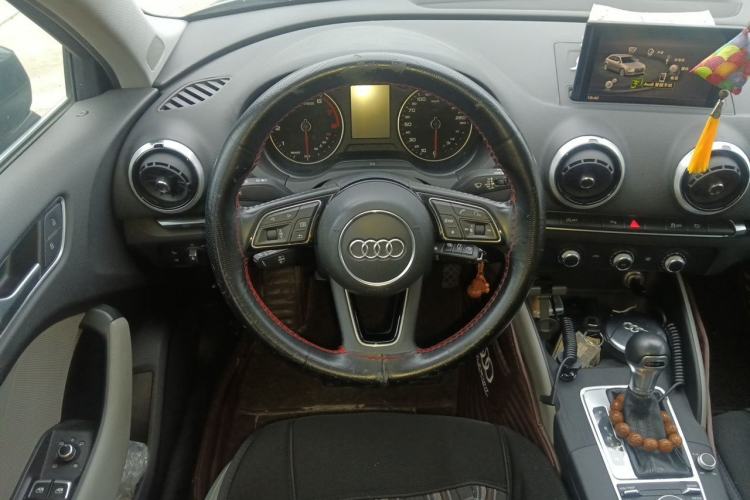 Used Audi A3 2020 Sportback 35 TFSI Fashion Edition China VI Emission Standard Steering Wheel
