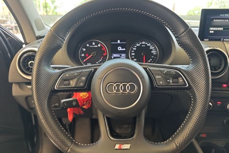 Used Audi A3 2020 Limousine 35 TFSI Fashion Edition China VI Emission Standard Steering Wheel