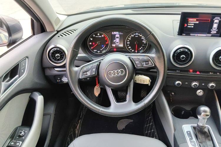 Used Audi A3 2020 Limousine 35 TFSI Fashion Edition China VI Emission Standard Steering Wheel