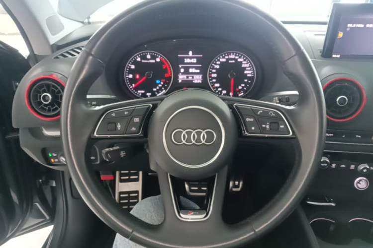 Used Audi A3 2020 Limousine 35 TFSI Style Edition China VI Emission Standard Steering Wheel