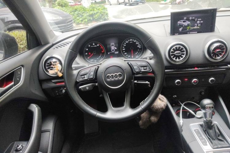 Used Audi A3 2020 Limousine 35 TFSI Fashion Edition China VI Emission Standard Steering Wheel