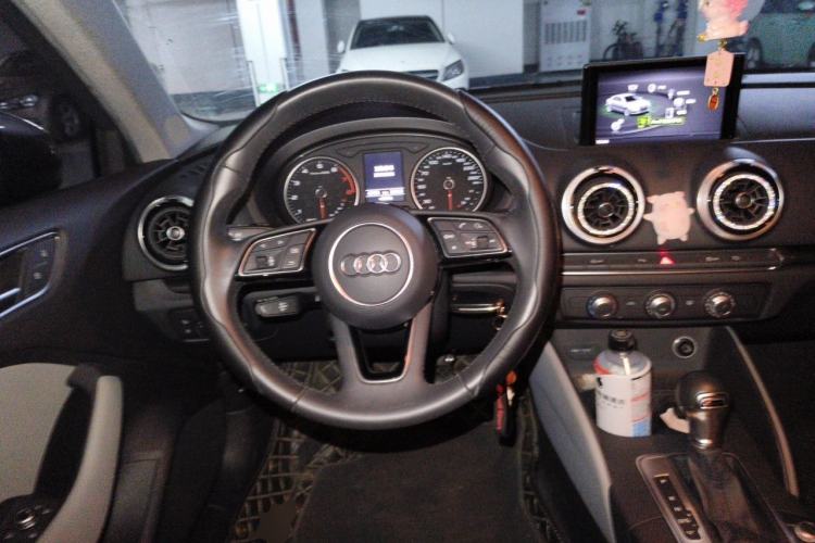 Used Audi A3 2020 Limousine 35 TFSI Fashion Edition China VI Emission Standard Steering Wheel