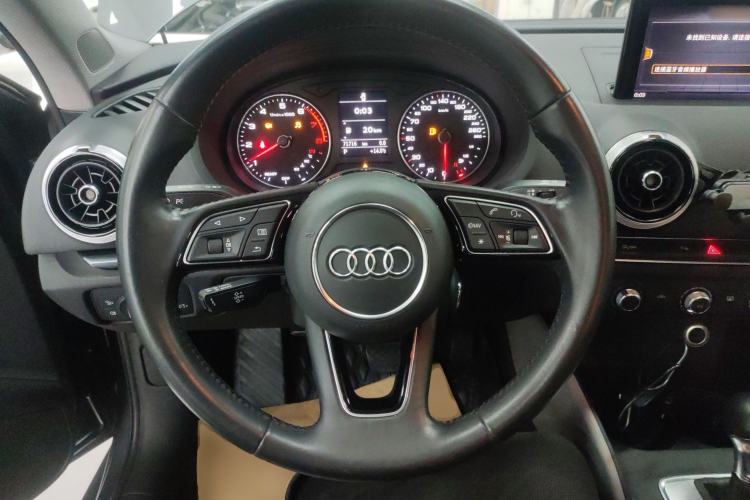 Used Audi A3 2020 Limousine 35 TFSI Fashion Edition China VI Emission Standard Steering Wheel