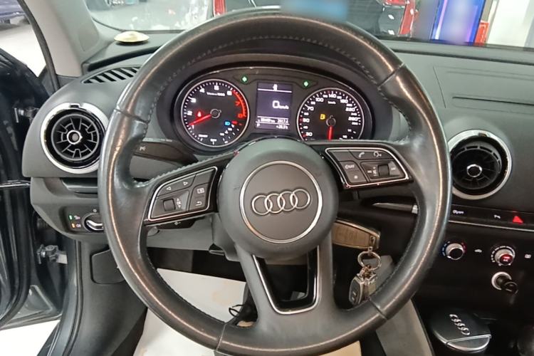 Used Audi A3 2020 Limousine 35 TFSI Fashion Edition China VI Emission Standard Steering Wheel