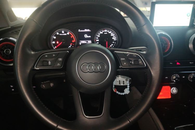 Used Audi A3 2020 Limousine 35 TFSI Fashion Edition China VI Emission Standard Steering Wheel