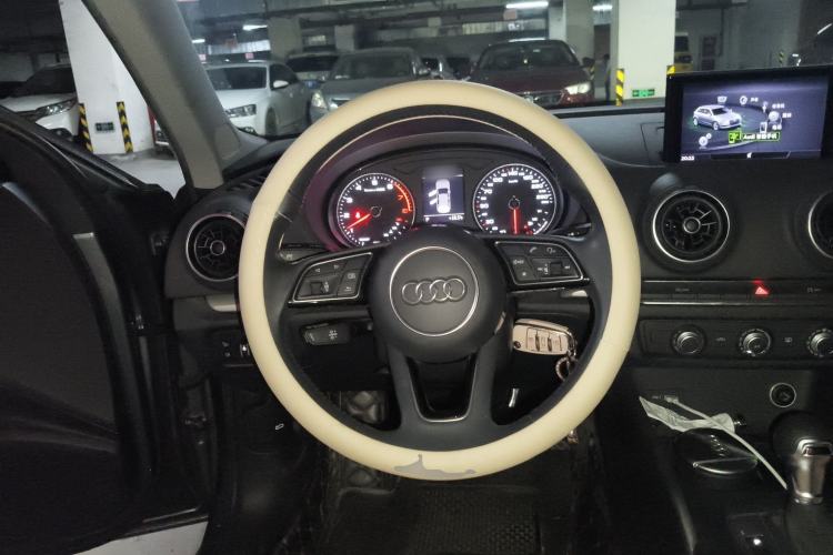 Used Audi A3 2020 Restyled Sportback 35 TFSI Entry-Level China VI Emission Standard Steering Wheel