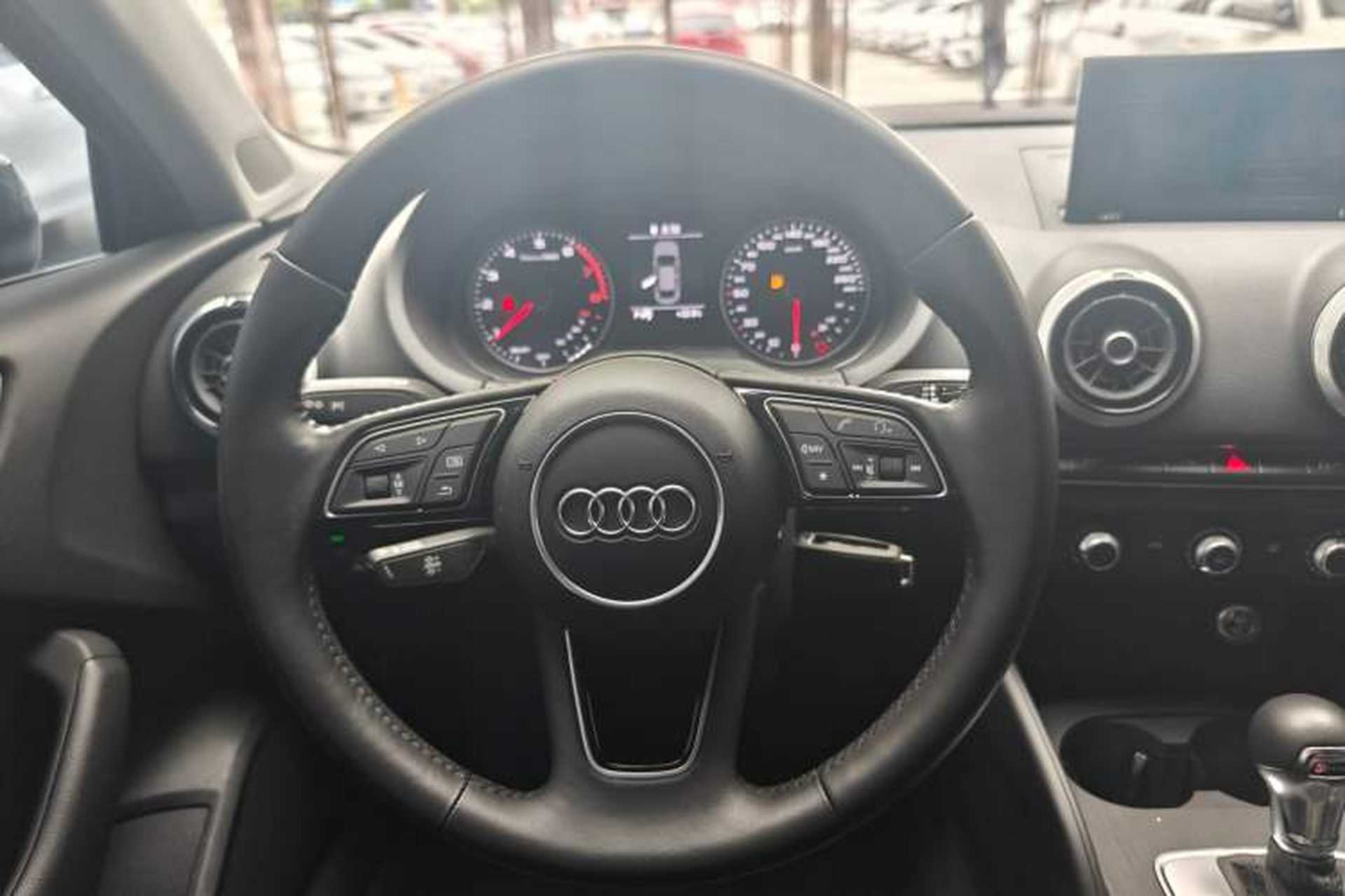Used Audi A3 2020 Limousine 35 TFSI Fashion Edition China VI Emission Standard Steering Wheel