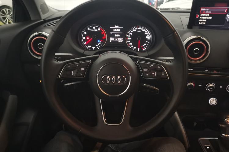 Used Audi A3 2020 Sportback 35 TFSI Fashion Edition China VI Emission Standard Steering Wheel