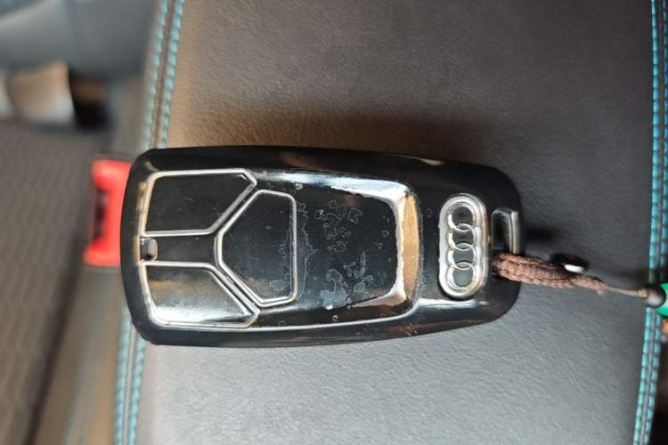 Used Audi A3 2020 Limousine 35 TFSI Fashion Edition China VI Emission Standard Vehicle Key