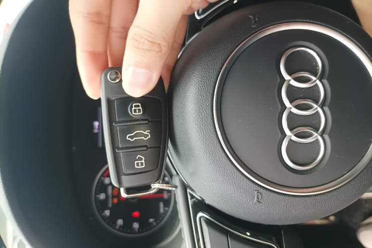 Used Audi A3 2020 Limousine 35 TFSI Sporty Version China VI Vehicle Key
