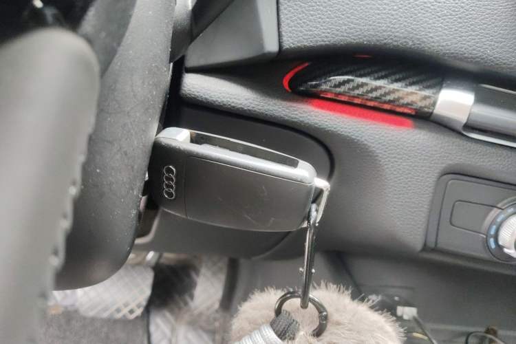 Used Audi A3 2020 Limousine 35 TFSI Fashion Edition China VI Emission Standard Vehicle Key