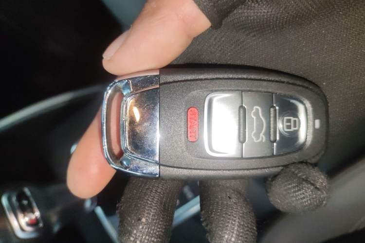 Used Audi A3 2020 Limousine 35 TFSI Fashion Edition China VI Emission Standard Vehicle Key