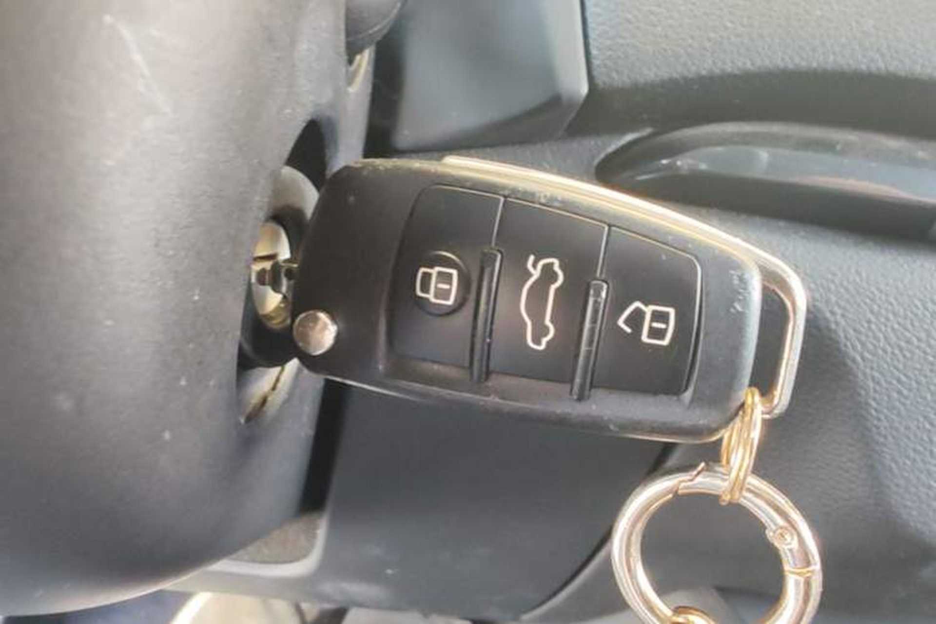 Used Audi A3 2020 Sportback 35 TFSI Fashion Edition China VI Emission Standard Vehicle Key