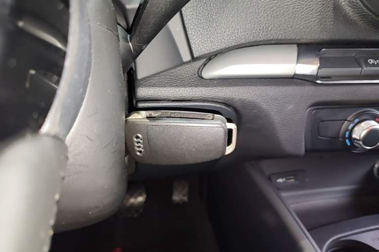 Used Audi A3 2020 Limousine 35 TFSI Ambition China VI Vehicle Key