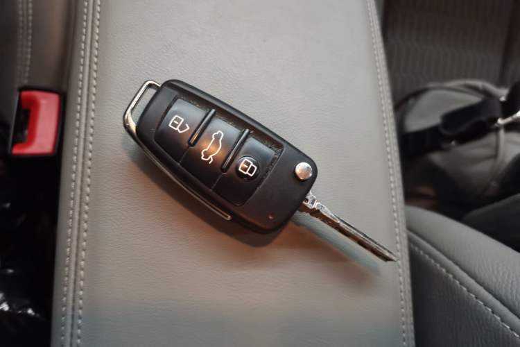 Used Audi A3 2020 Sportback 35 TFSI Fashion Edition China VI Emission Standard Vehicle Key