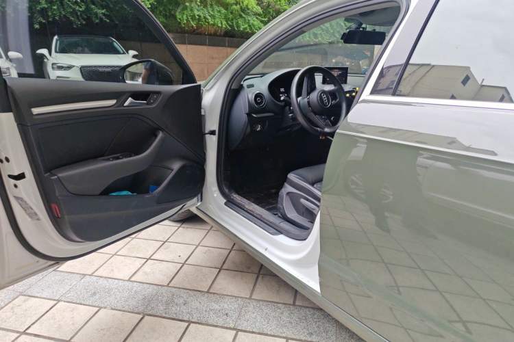 Used Audi A3 2020 Sportback 35 TFSI Ambition China VI Driver Seat