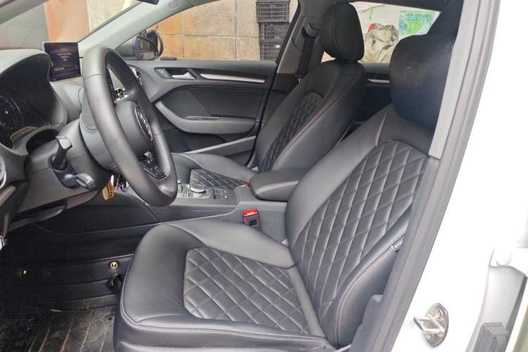 Used Audi A3 2020 Sportback 35 TFSI Ambition China VI Left Front Seat