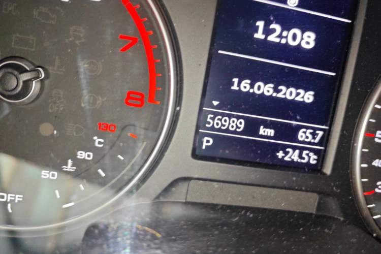 Used Audi A3 2020 Sportback 35 TFSI Ambition China VI Odometer Close Up