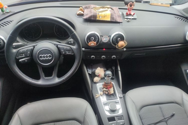 Used Audi A3 2020 Limousine 35 TFSI Fashion Edition China VI Emission Standard Center Console