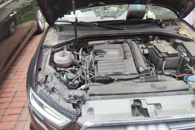 Used Audi A3 2020 Limousine 35 TFSI Fashion Edition China VI Emission Standard Engine Bay Right