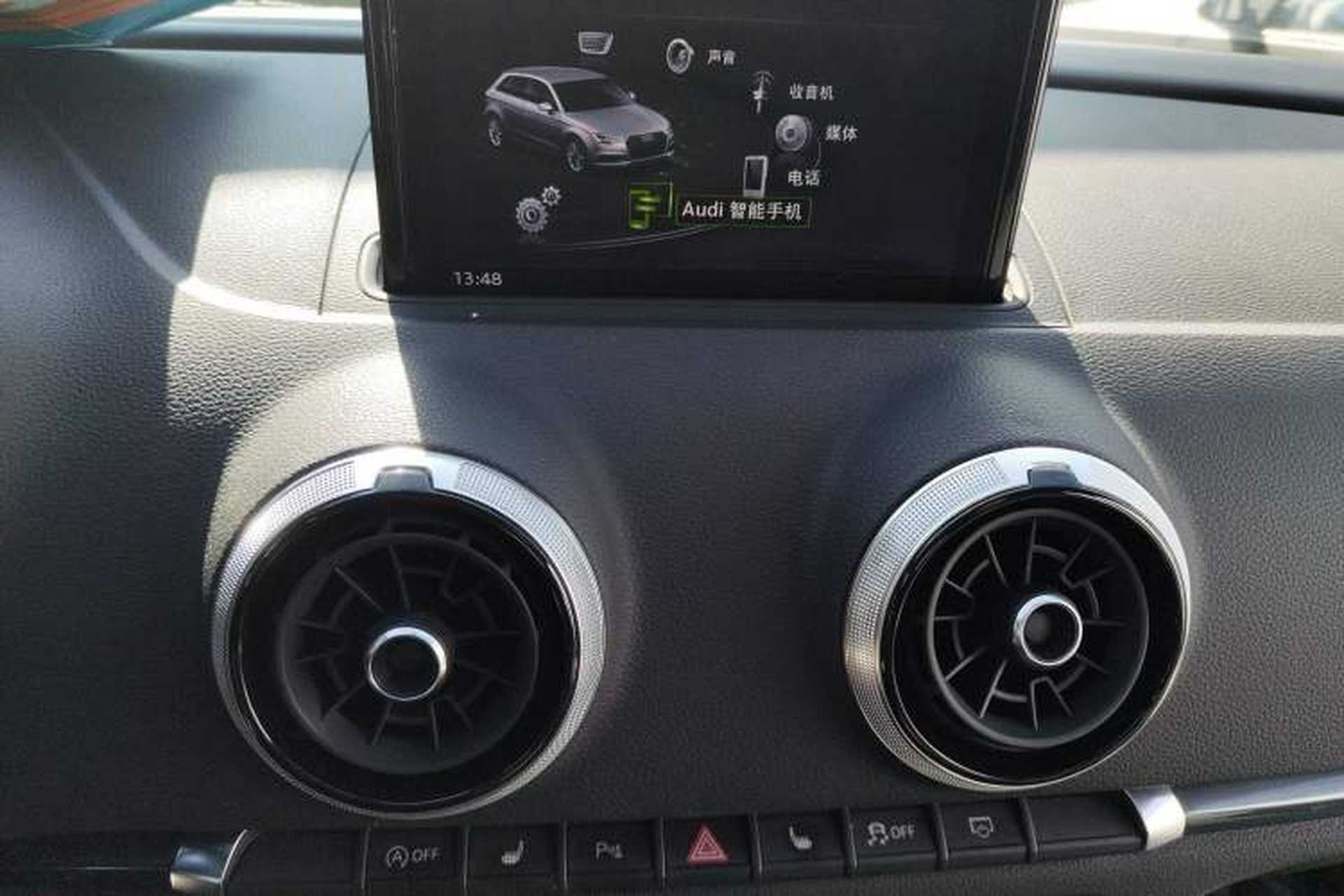 Used Audi A3 2020 Sportback 35 TFSI Fashion Edition China VI Emission Standard Audio And AC Panel